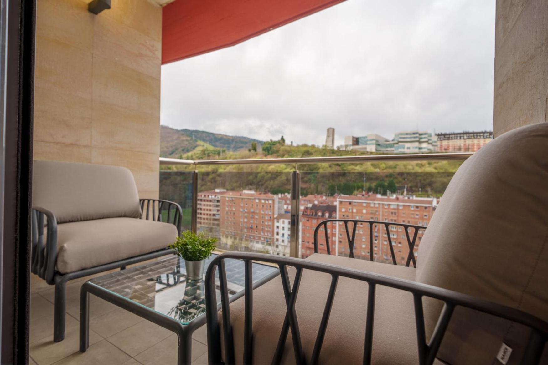 Spirit Apartamentos Atxuri Bilbao Exterior photo